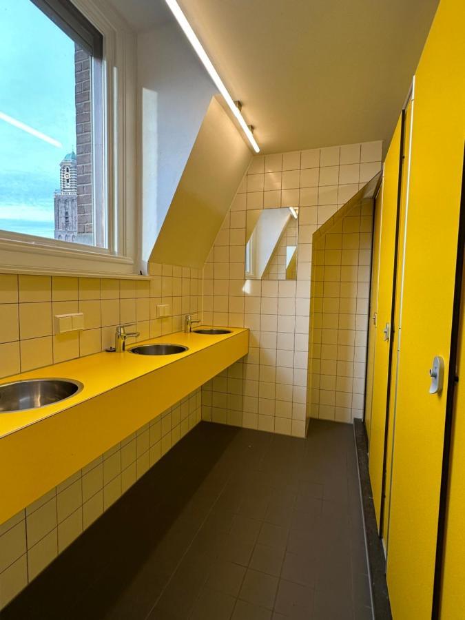 Hostel & Bar De Basis Зволле Экстерьер фото