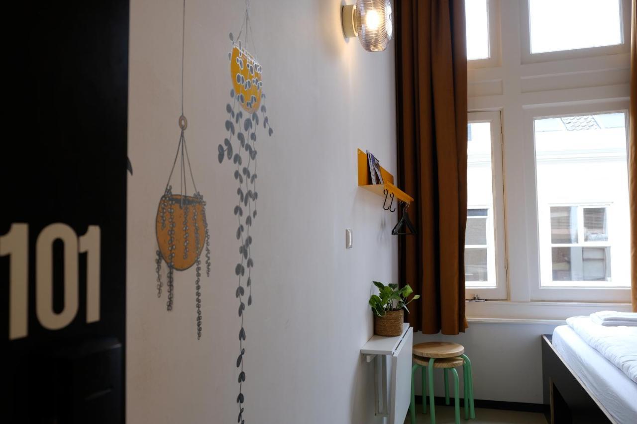 Hostel & Bar De Basis Зволле Экстерьер фото